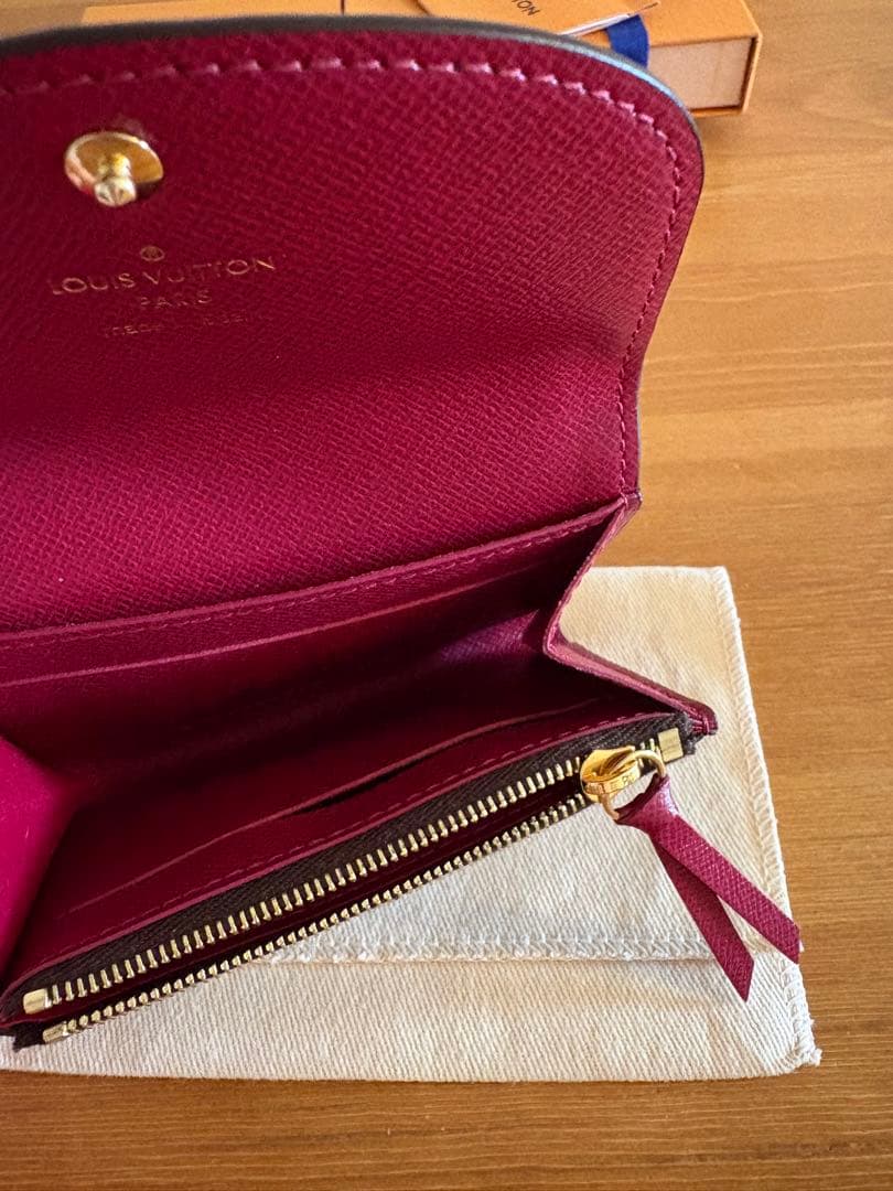 ルイヴィトン　モノグラム ポルトモネ・ロザリ フューシャ