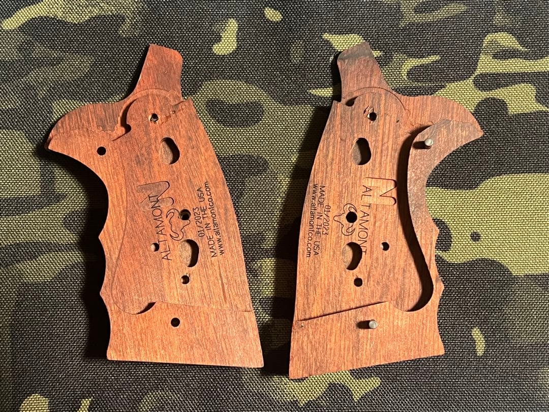 実物　アルタモント　Nフレーム　スクエアパッド　ウッドグリップ　スムース　s&w