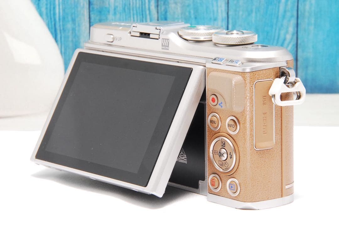 OLYMPUS PEN E-PL9ミラーレス Bluetooth Wi-Fi