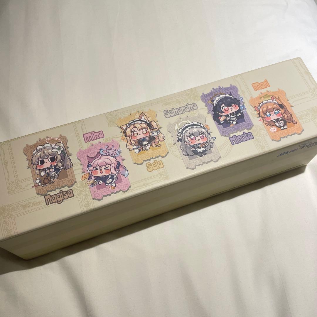 ブルアカ　ブルーアーカイブ　韓国　コラボカフェ　デスクパッド　プレイマット