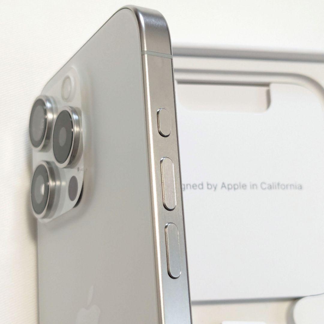 【美品】iPhone15 pro 256GB ホワイトチタニウム　SIMフリー