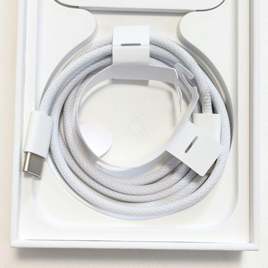 【美品】iPhone15 pro 256GB ホワイトチタニウム　SIMフリー