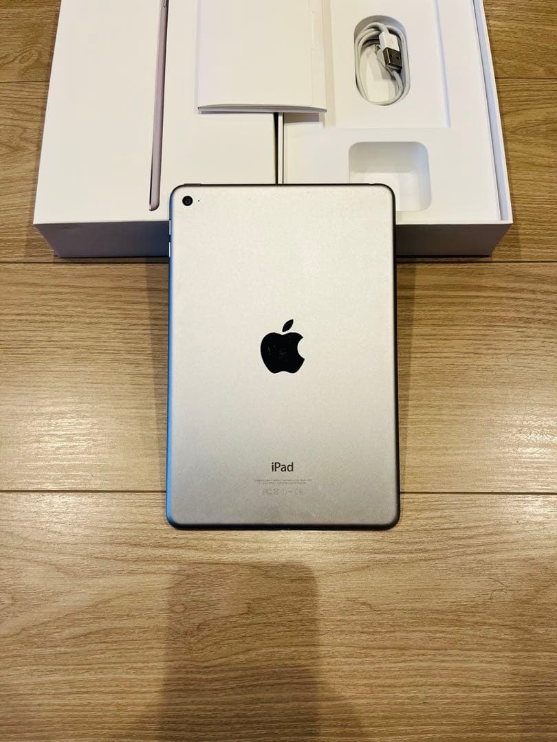 iPad mini4 128GB WiFi シルバー