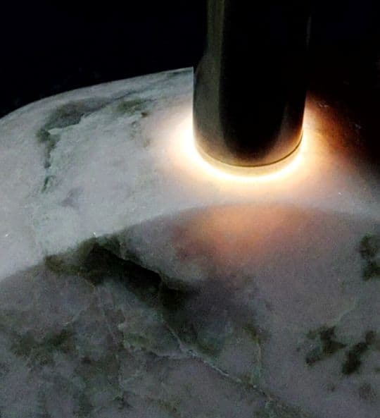 ★翡翠原石★糸魚川ピンク翡翠【須沢海岸・磨き・底カット801ｇ】