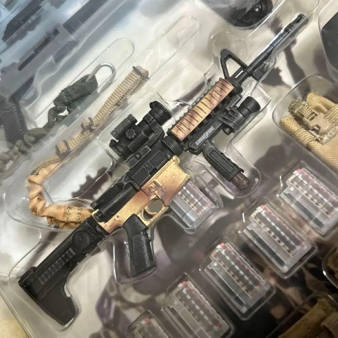 ホットトイズ•USMC II M.E.F