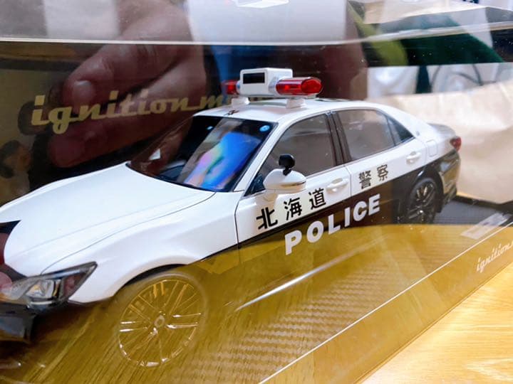 イグニッションモデル 1/18 Crown 北海道警察交通部交通機動隊車両
