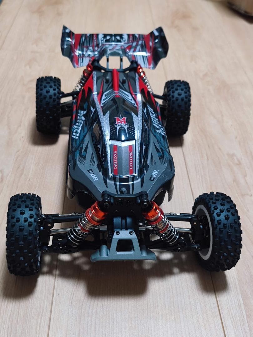 ラジコン WLtoys 124008 v8 1/12スケール