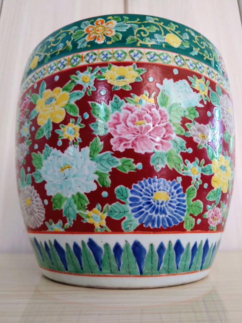 2. 十錦手色絵　火鉢　時代物