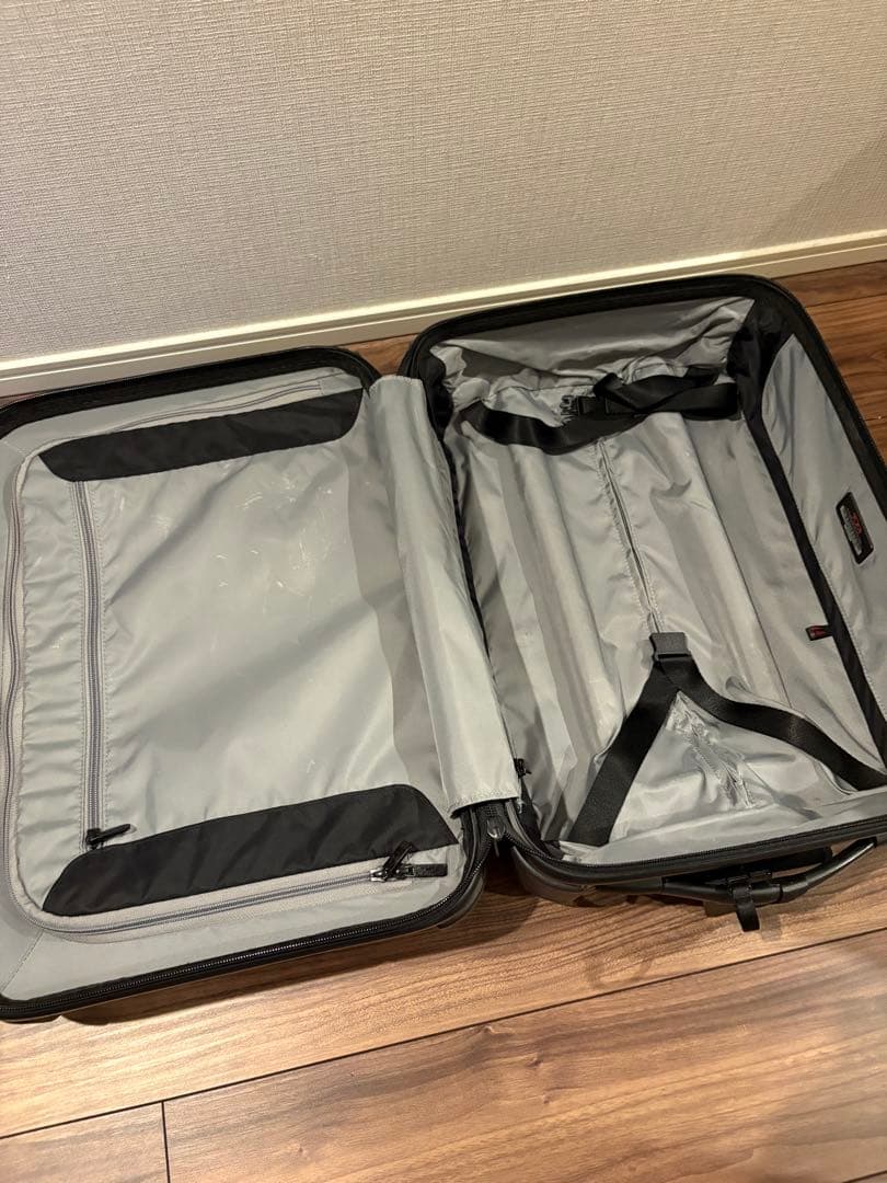 TUMI キャリーケース 1〜2泊用