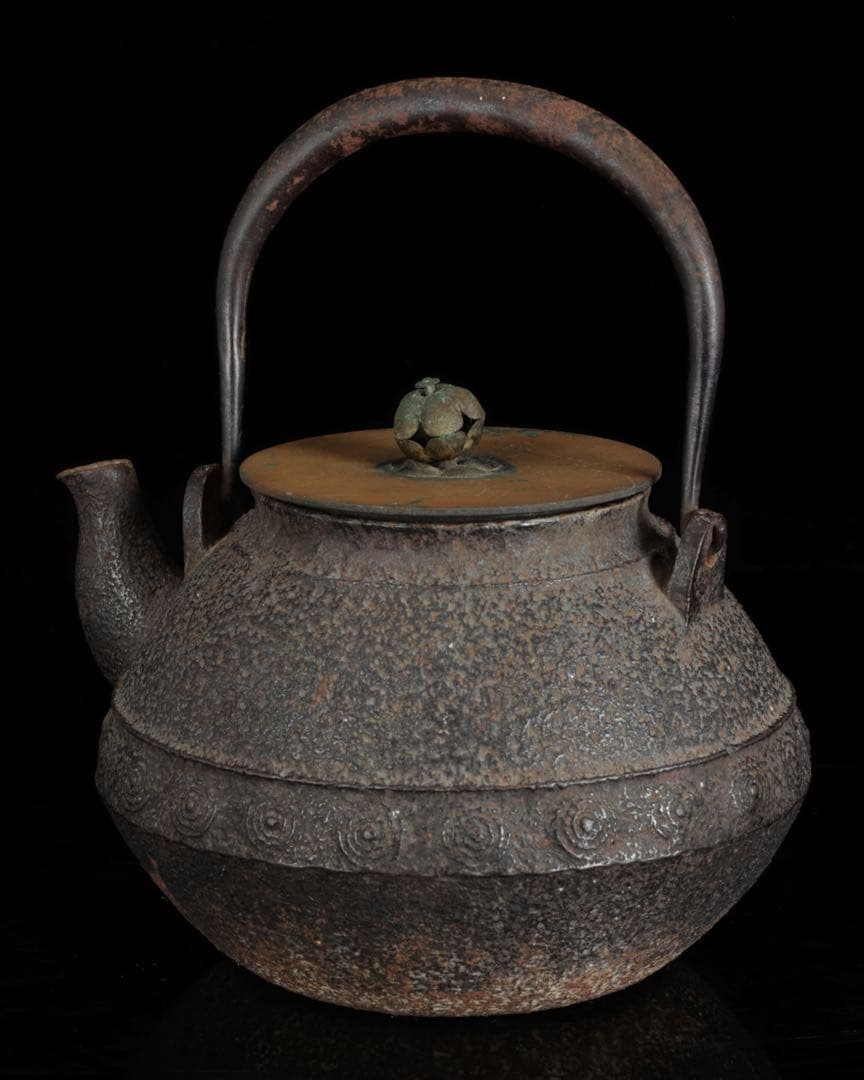 【時代鉄瓶】 龍文堂造摘蓋 渦巻紋鉄瓶 茶道具 煎茶道具 在銘 古美術 骨董品