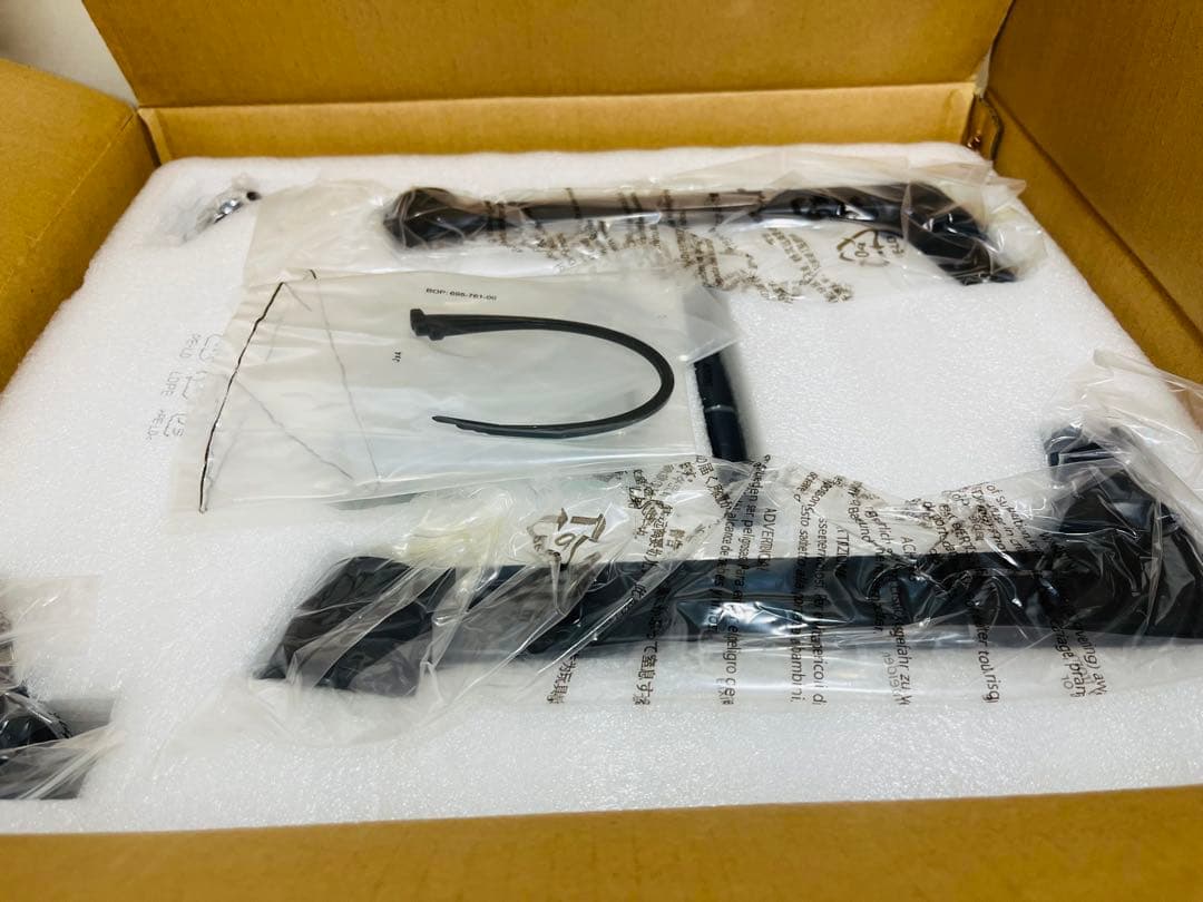 Amazonベーシック モニターアーム デュアル-ディスプレイタイプ 32インチ