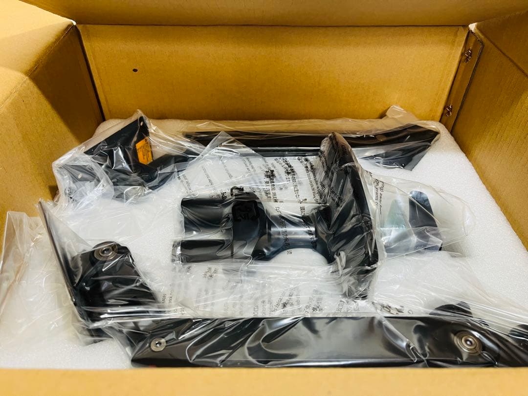 Amazonベーシック モニターアーム デュアル-ディスプレイタイプ 32インチ