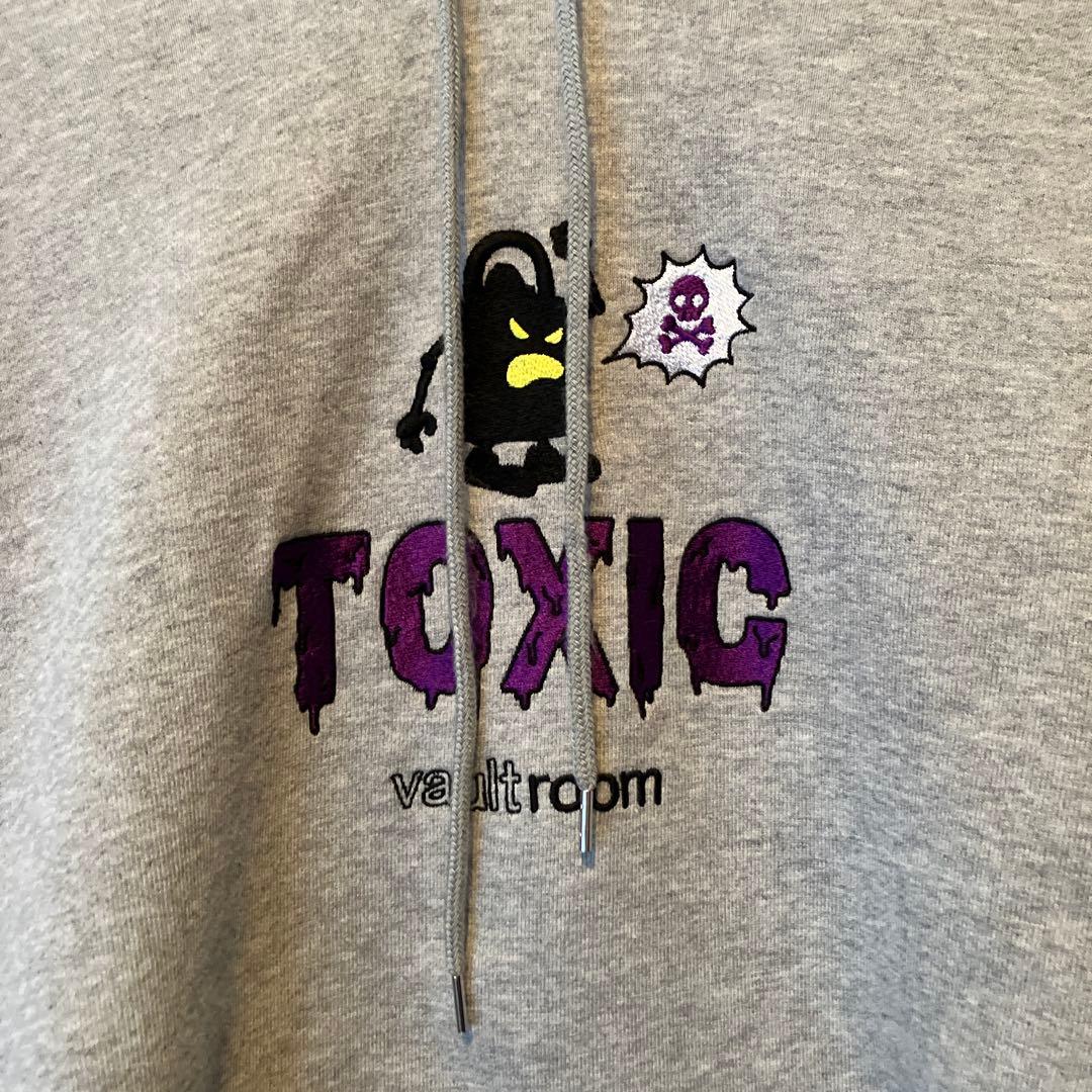 ロコさん専用　vault room パーカー グレー　TOXIC