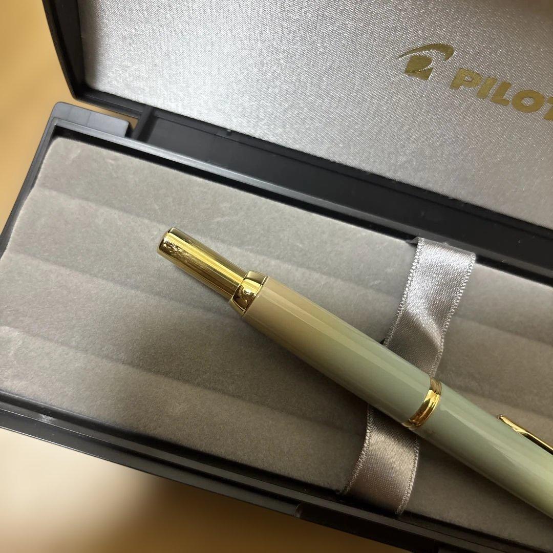 PILOTキャップレスデシモ 東川崎ハーバーミント　ゴールド　EF