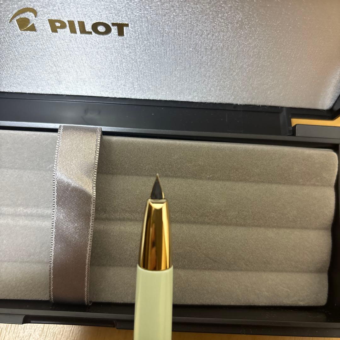 PILOTキャップレスデシモ 東川崎ハーバーミント　ゴールド　EF