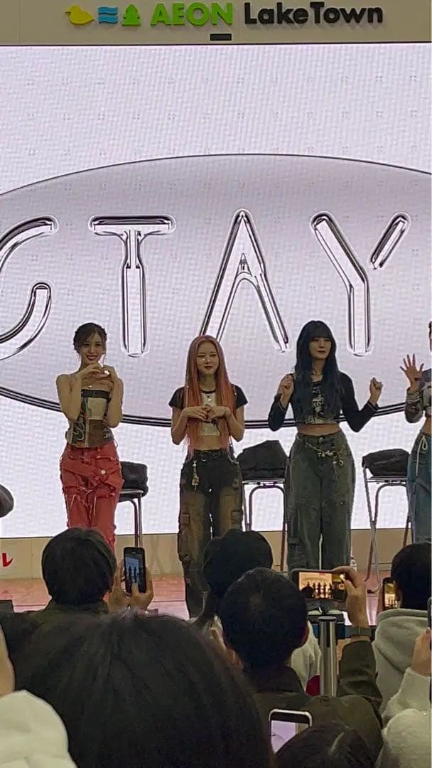 stayc シウン　LITリリースイベント直筆サイン