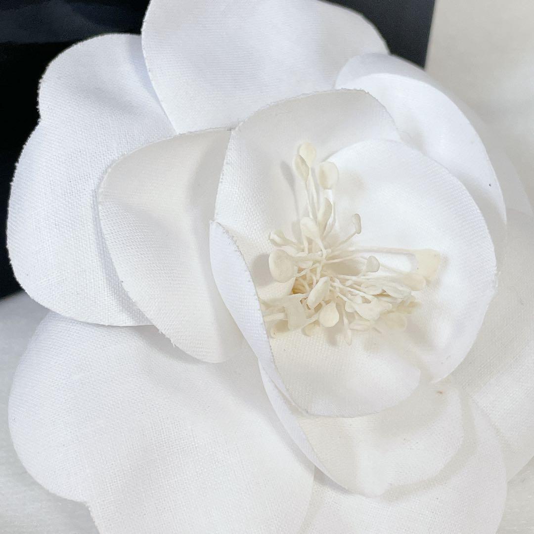 CHANEL シャネル　箱付　カメリア　コサージュブローチ　フォーマル　白