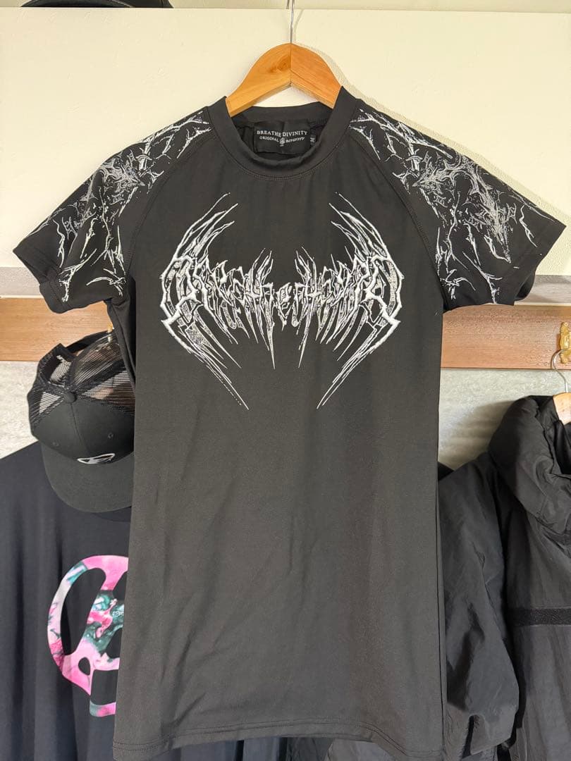 Breathe divinity コンプレッションT 試着のみほぼ新品