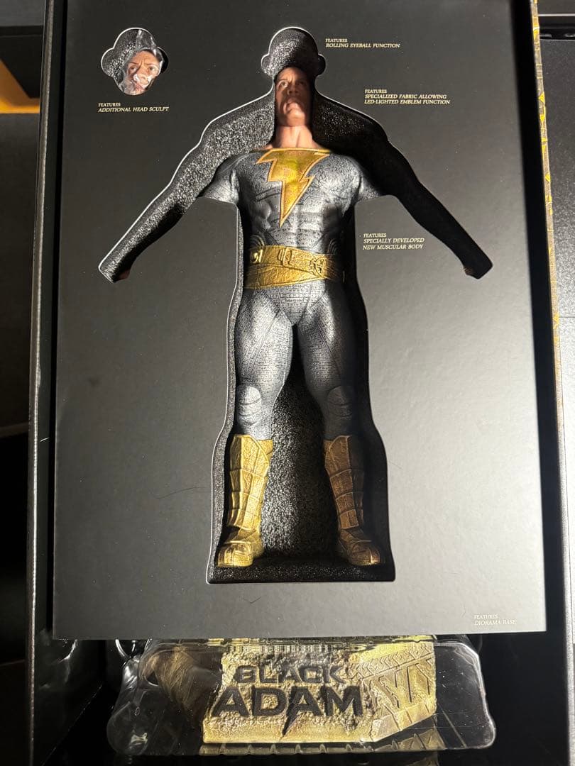 ホットトイズ　ブラックアダム(ゴールデンアーマー)DX31 中古美品