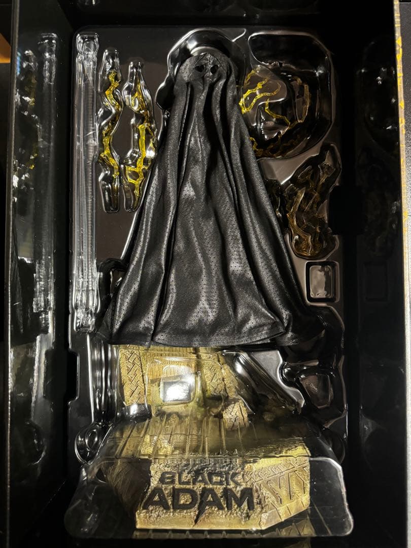 ホットトイズ　ブラックアダム(ゴールデンアーマー)DX31 中古美品