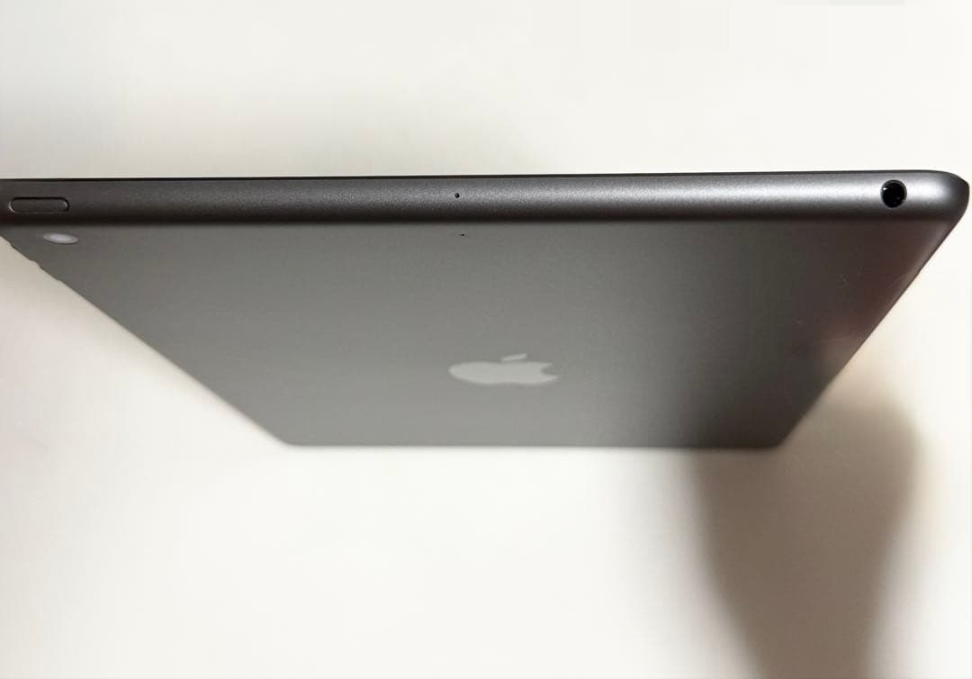 Apple iPad 第8世代　32GB (箱付き)