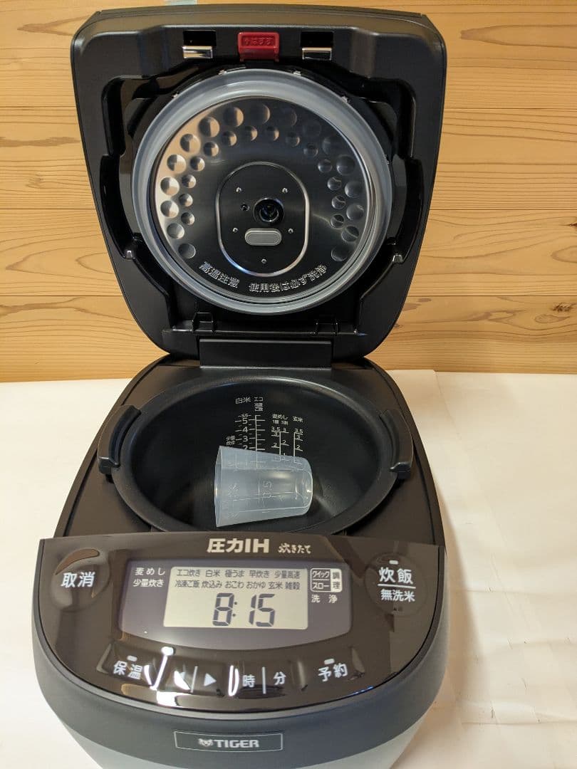 【未使用】TIGER　タイガー　炊飯器 JPV-C100 5.5合 圧力IH式