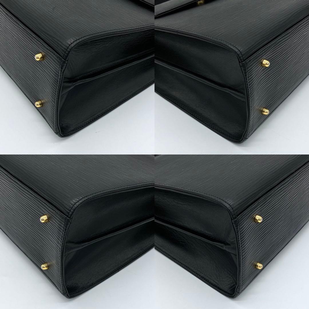 【Valentino Garavani】2wayバッグ　ハンドバッグ　ブラック