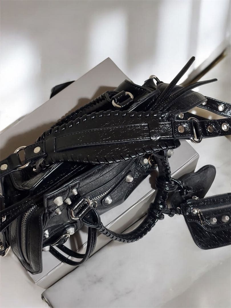 BALENCIAGA バレンシアガ ネオカゴール ショルダーバッグ 箱付き