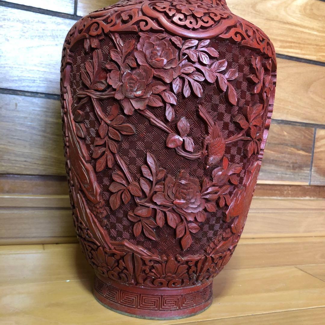 アンティーク　赤い木製彫刻花瓶