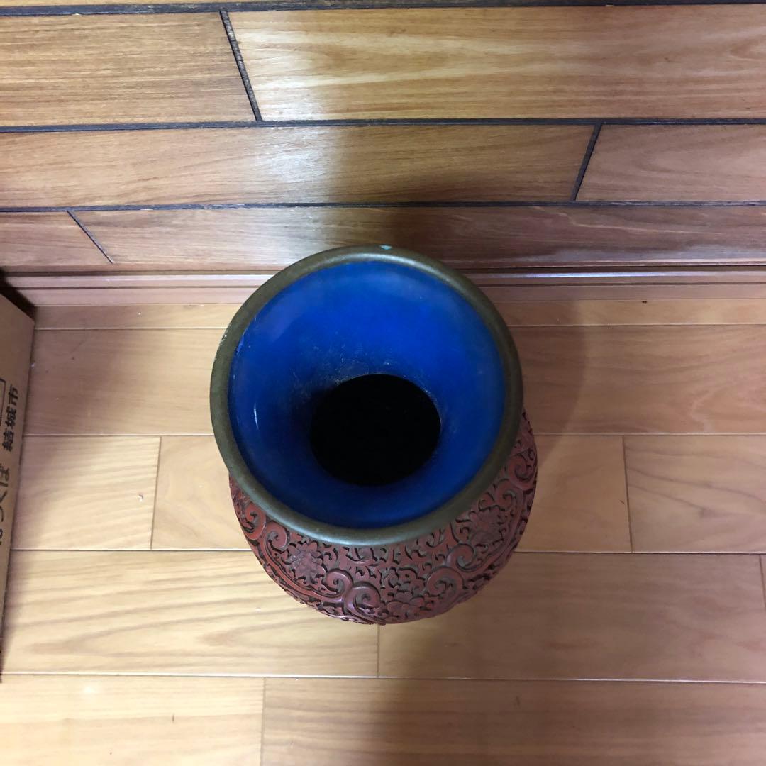 アンティーク　赤い木製彫刻花瓶