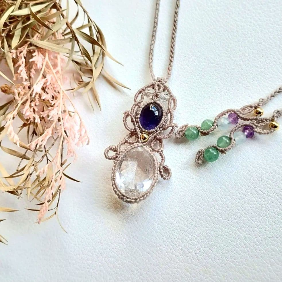 【まつこ】ルチルクォーツ＆アイオライトのマクラメ編みネックレス他