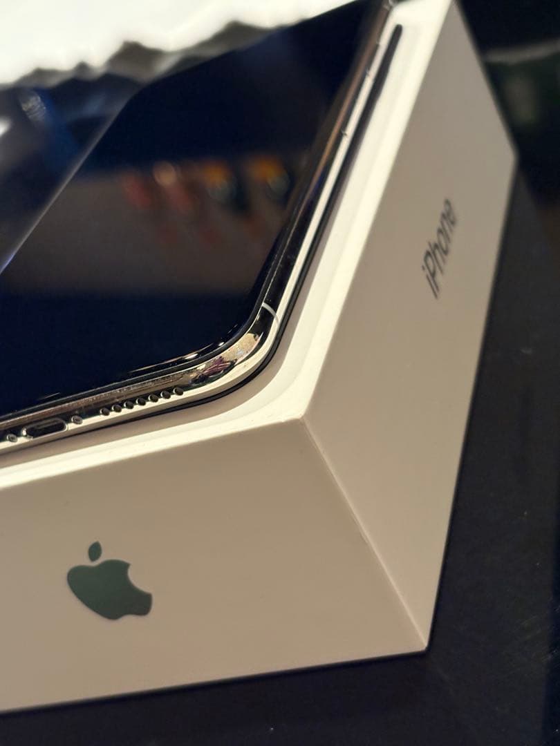 iPhone XS MAX シルバー 本体 箱付き