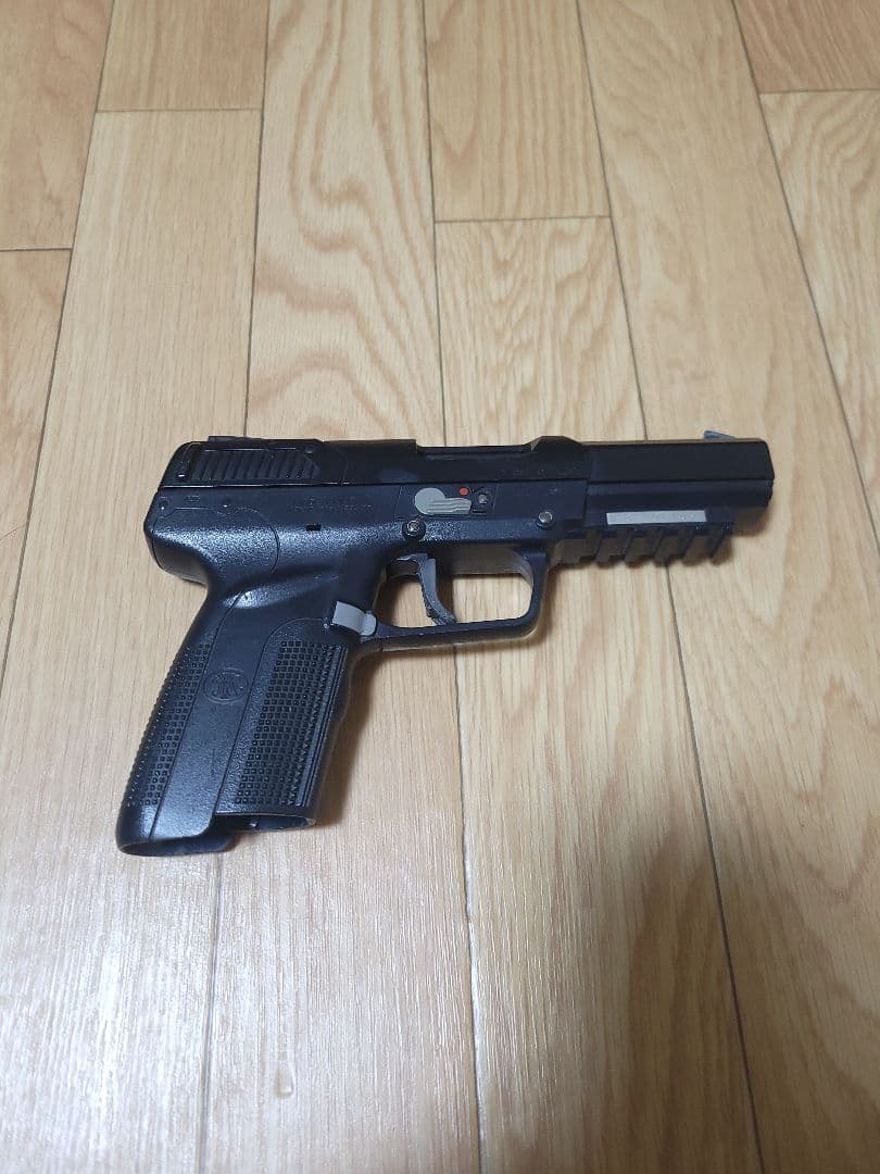 東京マルイ FN 5-7 ガスブローバック ガスガン