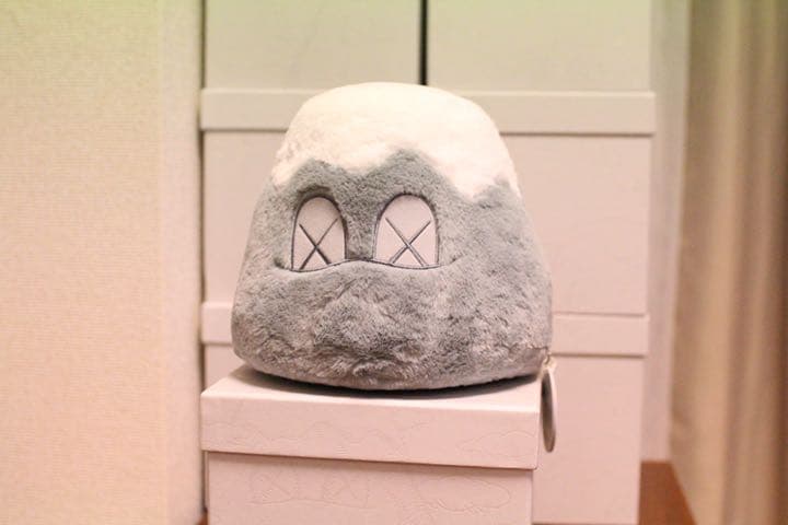 会場限定 KAWS HOLIDAY ぬいぐるみ お箸セット @ふもとっぱら