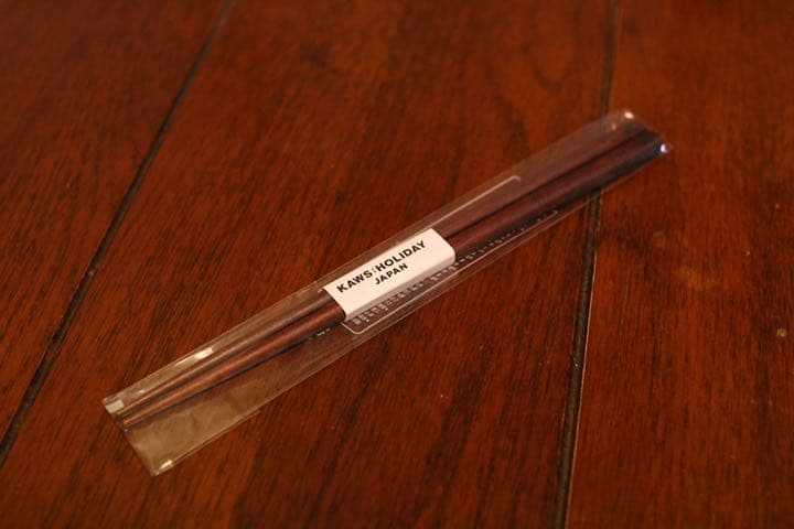 会場限定 KAWS HOLIDAY ぬいぐるみ お箸セット @ふもとっぱら