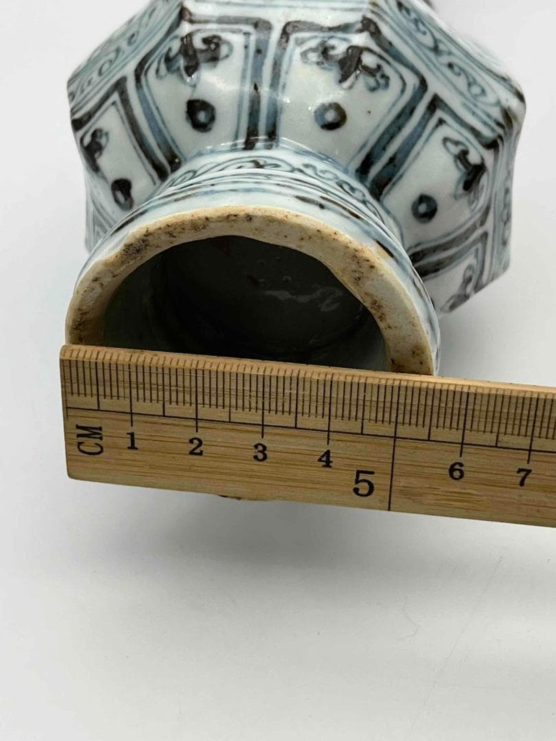 元時代 染付 青花花卉文双獸耳八楞瓶 【著名蒐集家家族旧蔵】(C-41)