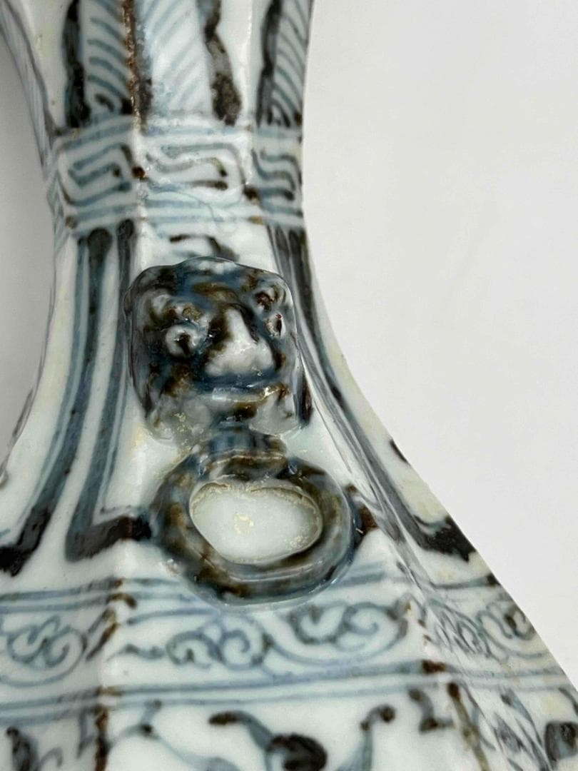 元時代 染付 青花花卉文双獸耳八楞瓶 【著名蒐集家家族旧蔵】(C-41)