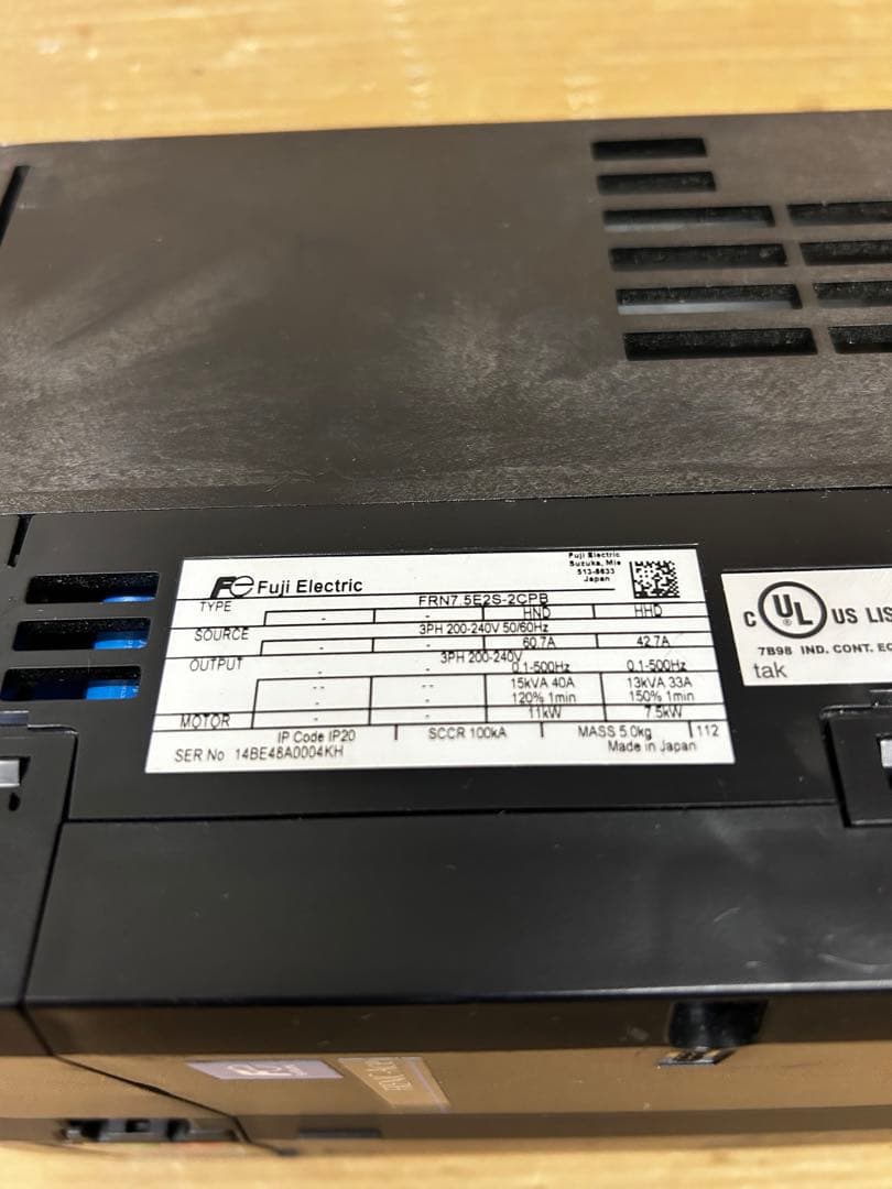 富士電機 FRN7.5E1S-4JCPB 400V 7.5KWインバータ