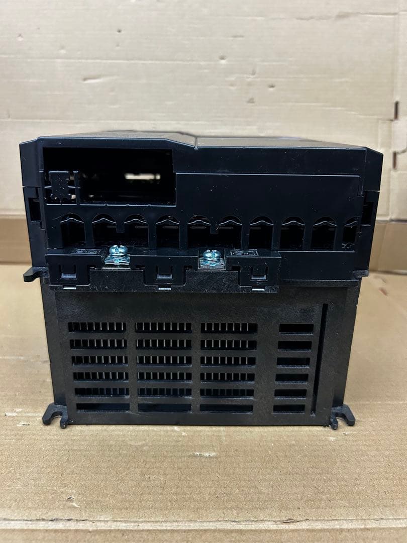 富士電機 FRN7.5E1S-4JCPB 400V 7.5KWインバータ