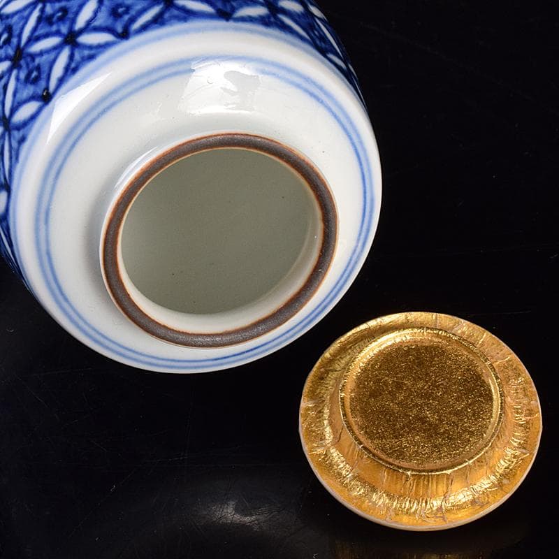 瀬戸焼　三代　山口錠鉄作　染付　肩衝茶入　三玄院長谷川大真師書付箱　MR7772