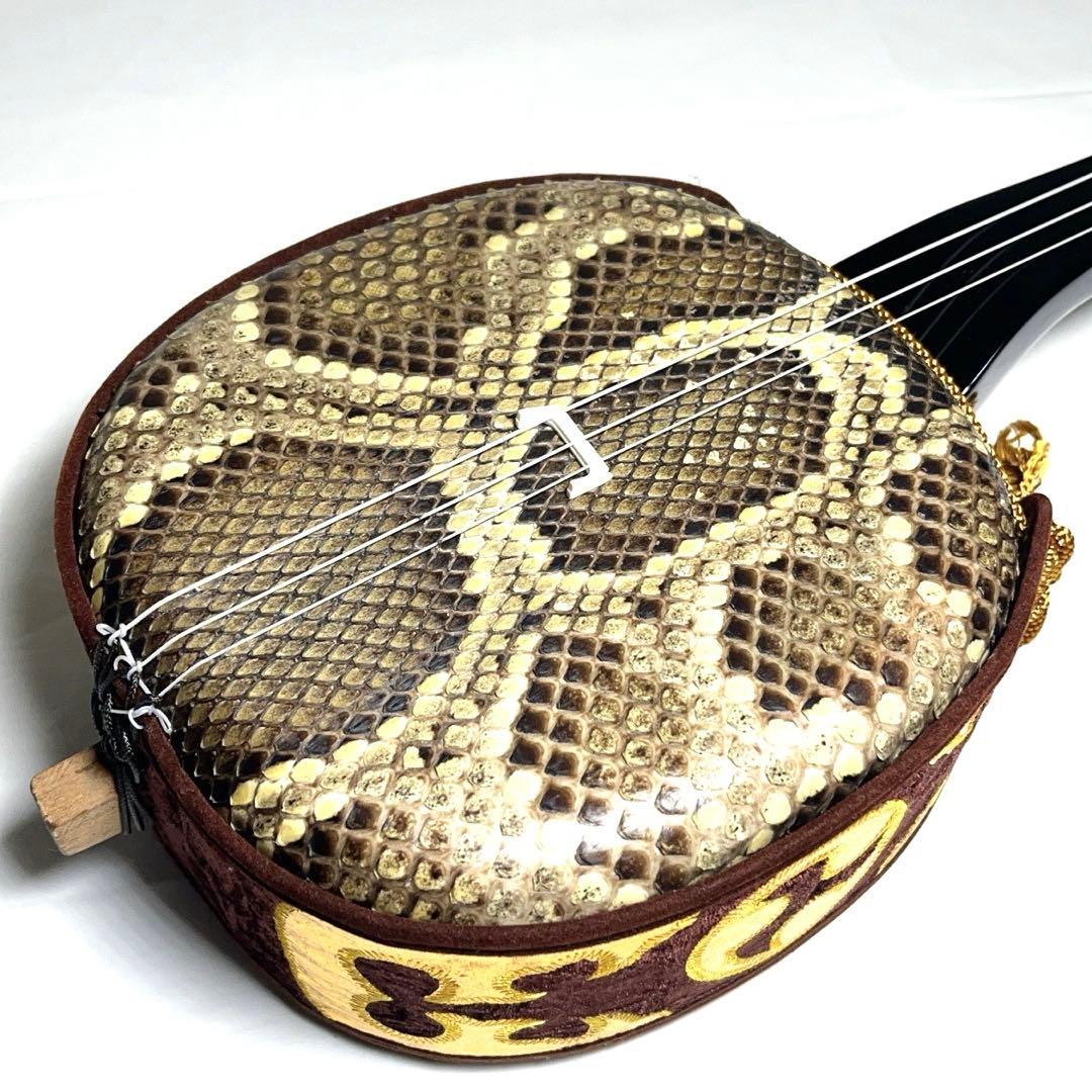 【美品】沖縄三線 蛇皮 民謡楽器 民謡 和楽器 三線 ケース付