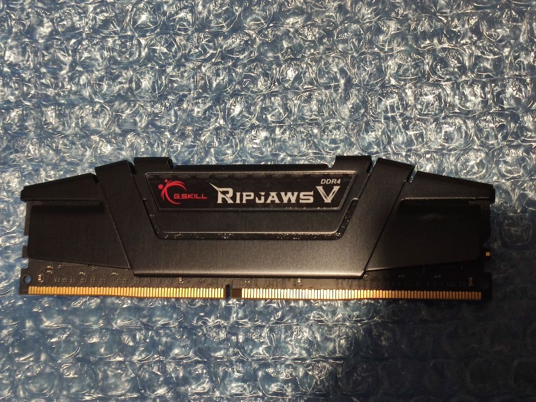 G.SKILLデスクトップ用メモリ 16GB DDR4 3200 動作品OC向け