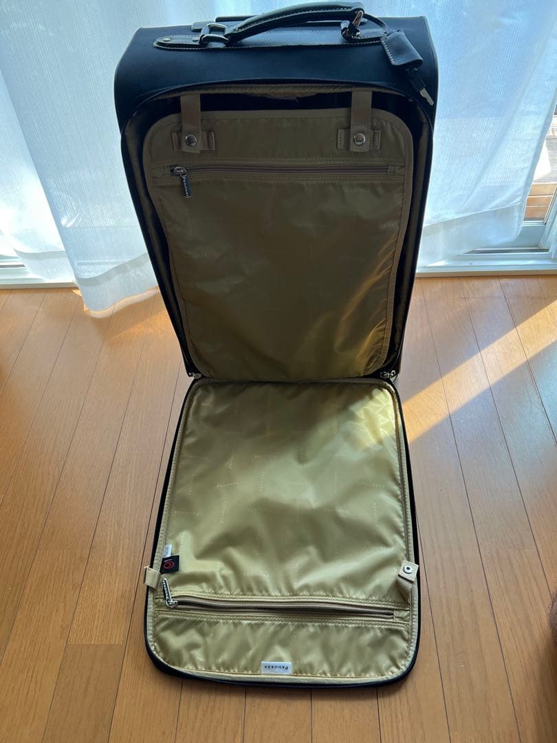 ACE ブラックナイロンキャリーケース