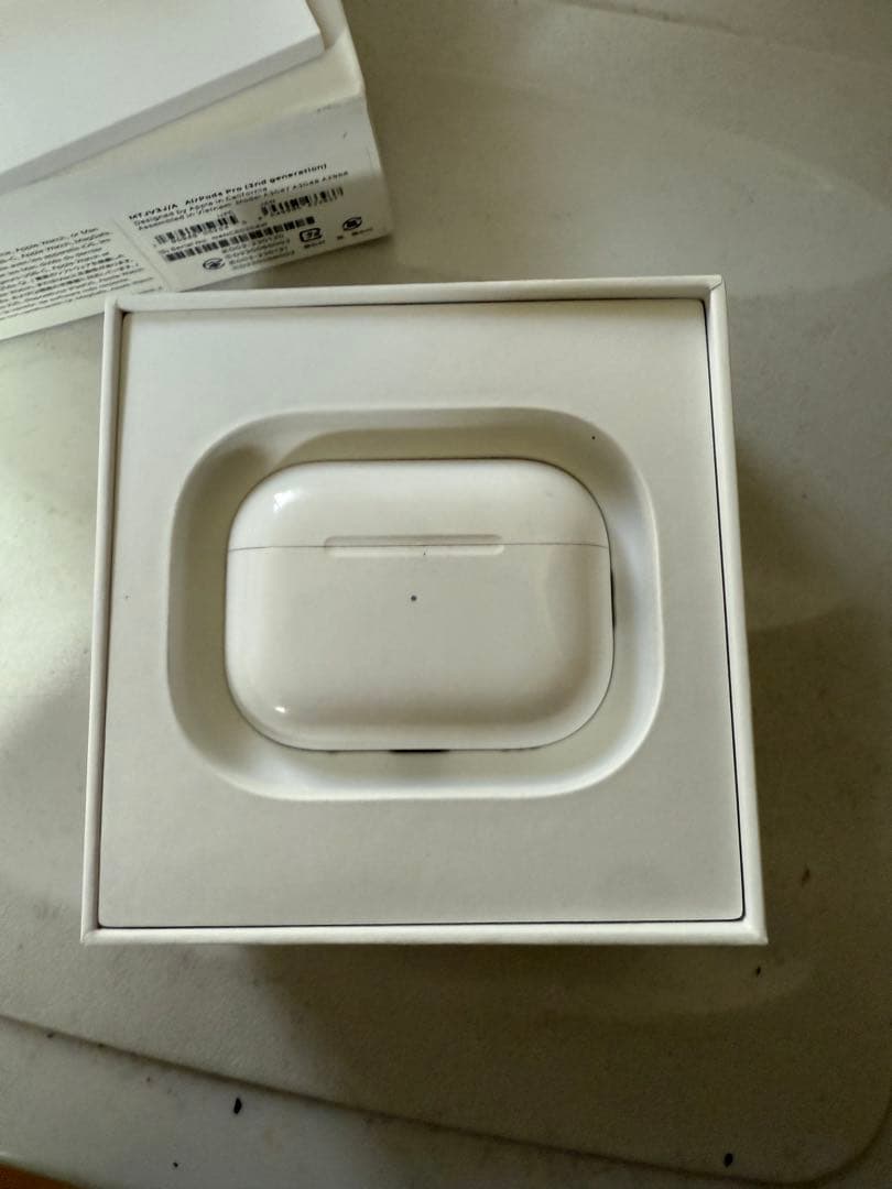 AirPods 本体 ホワイト 充電ケース付き