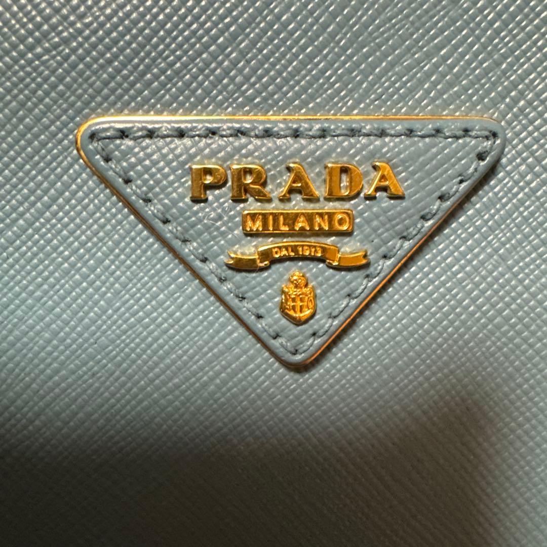 未使用級プラダショルダーバッグ