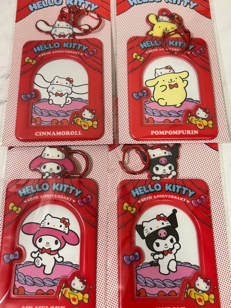 韓国限定　 トレカケース キーホルダー　全8種 サンリオ　ハローキティ