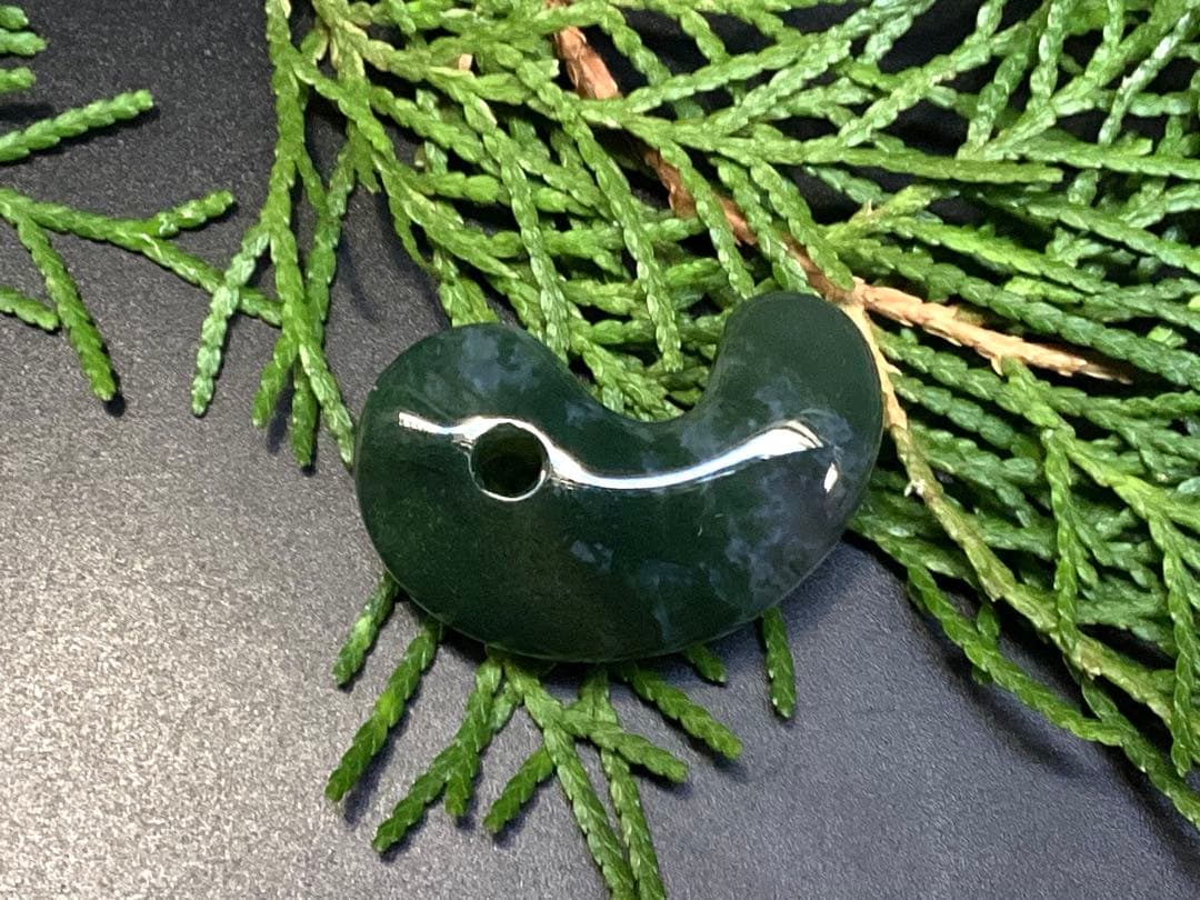 ✳驚きの透かし‼️花仙山*出雲【碧玉】　皆無の逸品‼️ 本物をコレクション御守りに‼️