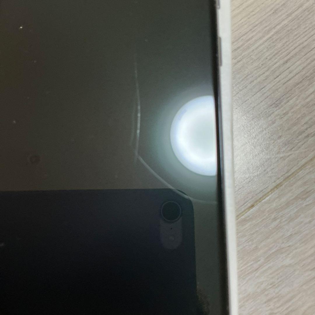 docomo Galaxy A51 5G ブラック　画面線キズ