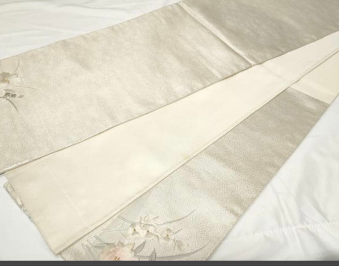 振袖 フルセット6点サイズM〜Ｌ駒刺繍　絞り　宝尽くし花文　金彩　正絹