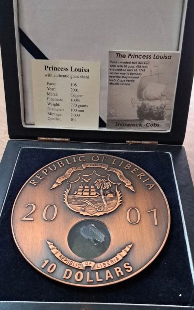 【入手困難品】　リベリア　純銅製　特大記念硬貨　10ドル　770g 貨幣